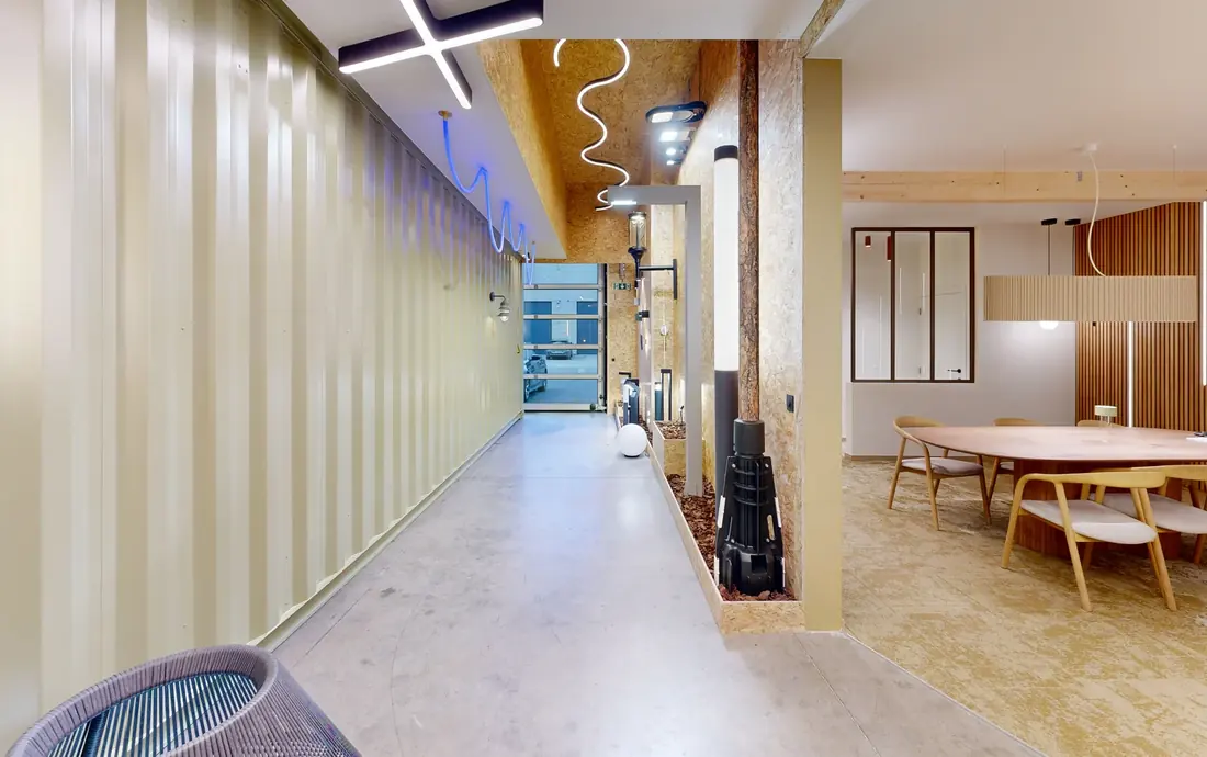 Showroom Win4LED de Grâce-Hollogne, vue des suspensions