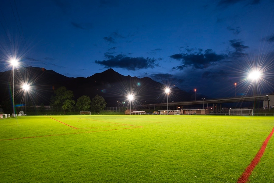 Les avantages de l'éclairage LED dans les installations sportives